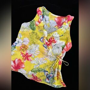 VIOLET + CLAIRE Yellow Floral Wrap Summer Top Size M